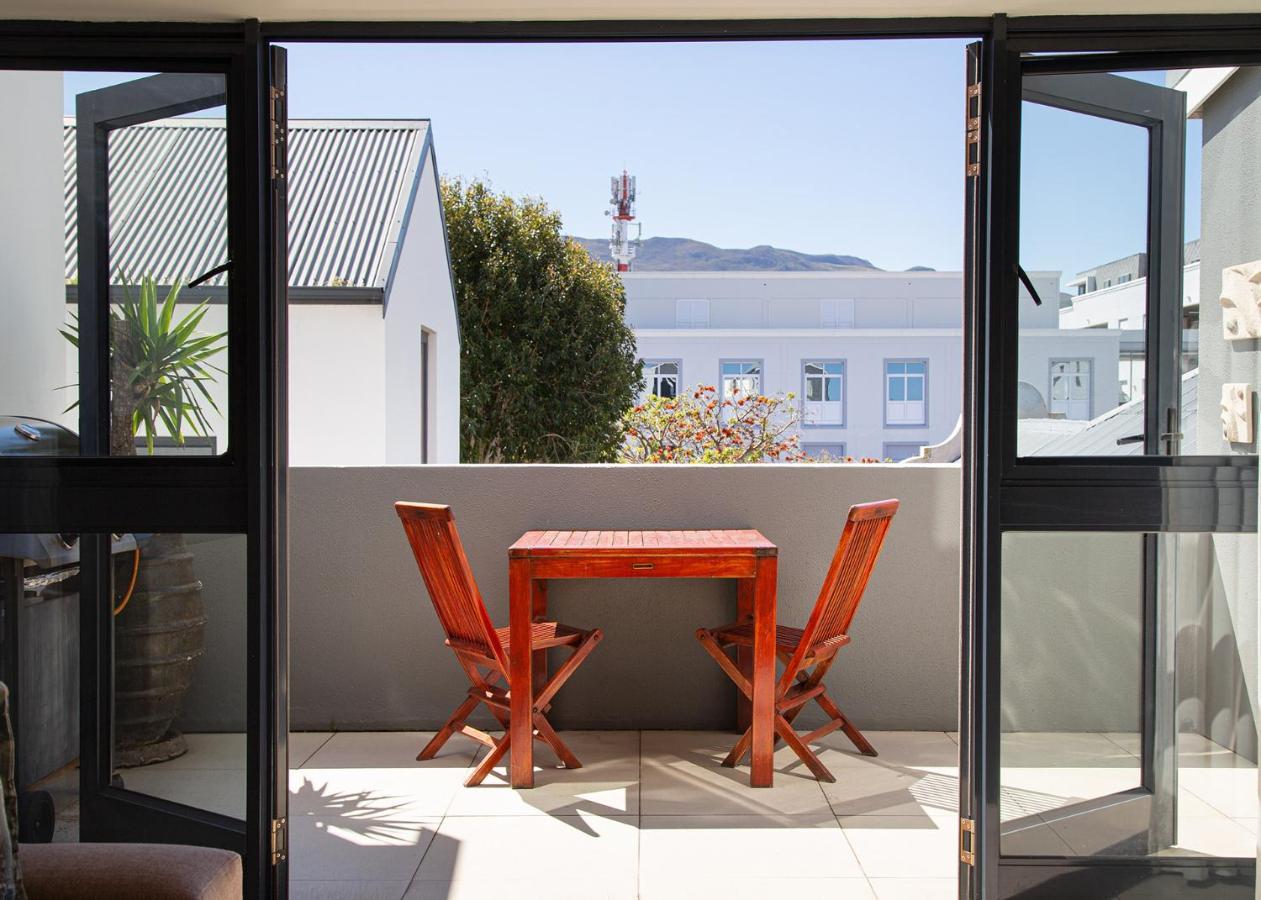 Marine Square Luxury Suites Hermanus Eksteriør bilde
